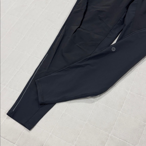 Lululemon Switch Up Pants - Picture 4 of 11